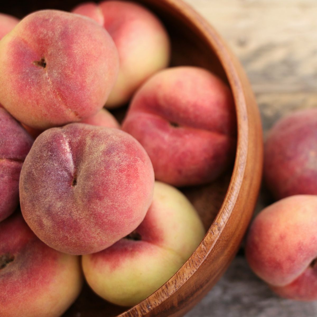 what do peaches symbolize